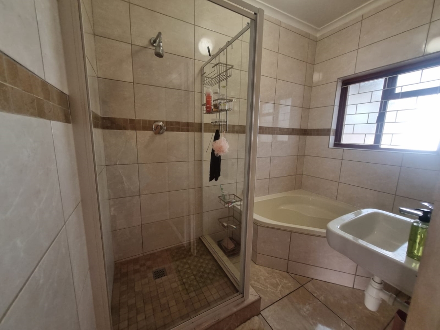 3 Bedroom Property for Sale in Churchill Estate Western Cape